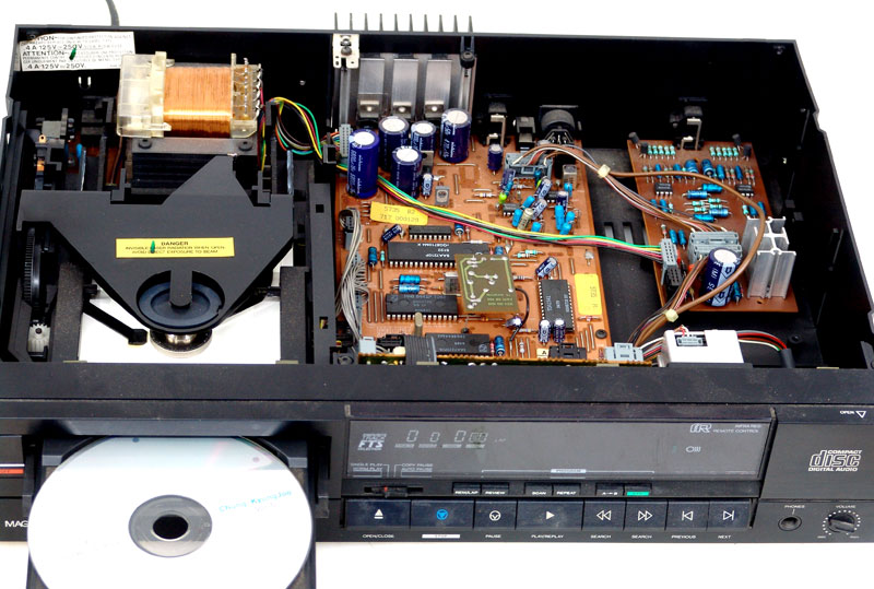 magnavox-cdb650-op.jpg