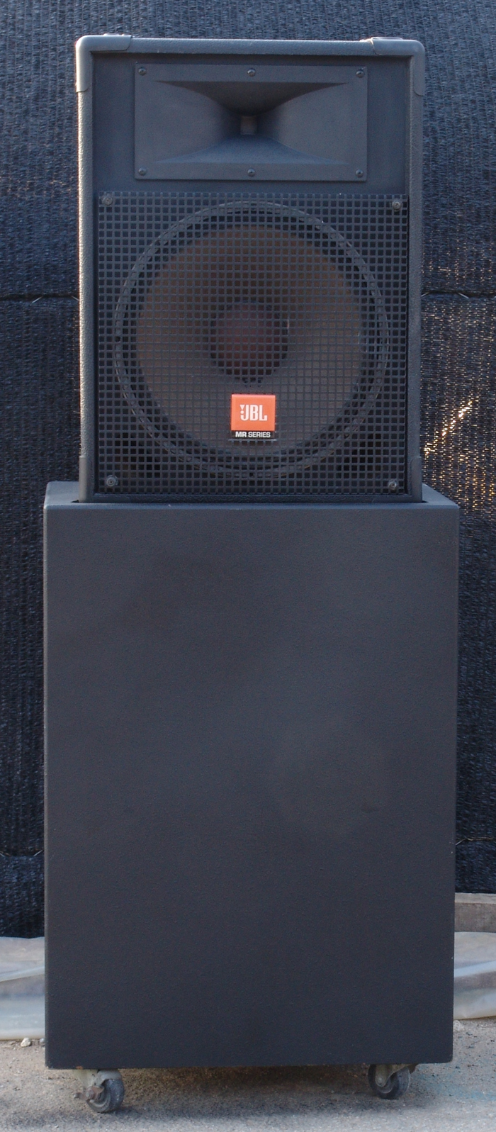 jbl-mr925.jpg