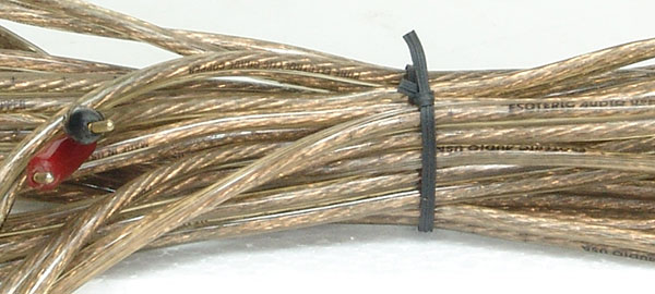 kef-reference-model-1-cable.jpg