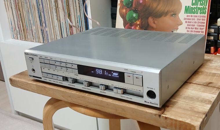 Grundig R30_02.jpg